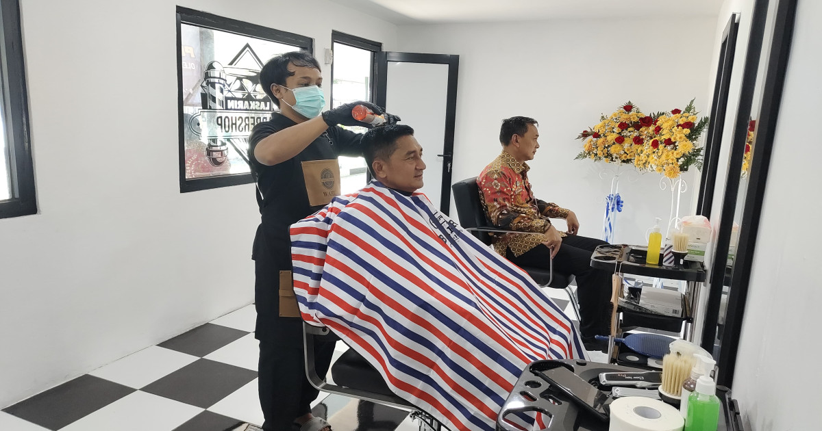 Barbershop Laskarin Resmi Dibuka, Kalapas Karang Intan Cukur Perdana