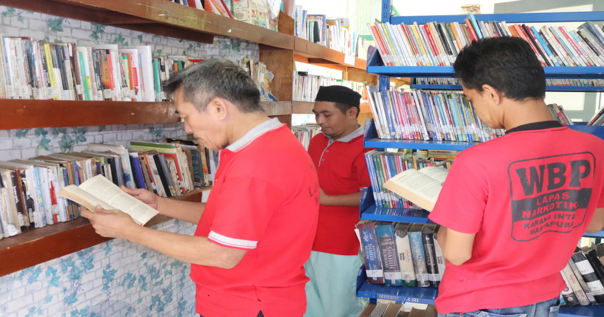 WBP Lapas Narkotika Karang Intan Antusias Padati Perpustakaan, Tingkatkan Minat Baca untuk Reintegrasi Sosial
