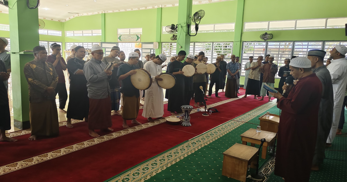 Tingkatkan Keimanan, WBP Lapas Narkotika Karang Intan Rutin Gelar Yasinan dan Maulid Habsyi
