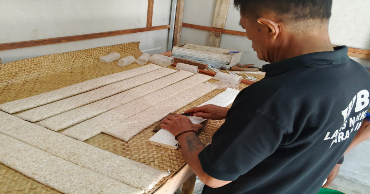 WBP Lapas Karang Intan Tak Pernah Surut Semangat: Rutin Produksi Tempe, Bekal Hidup Mandiri